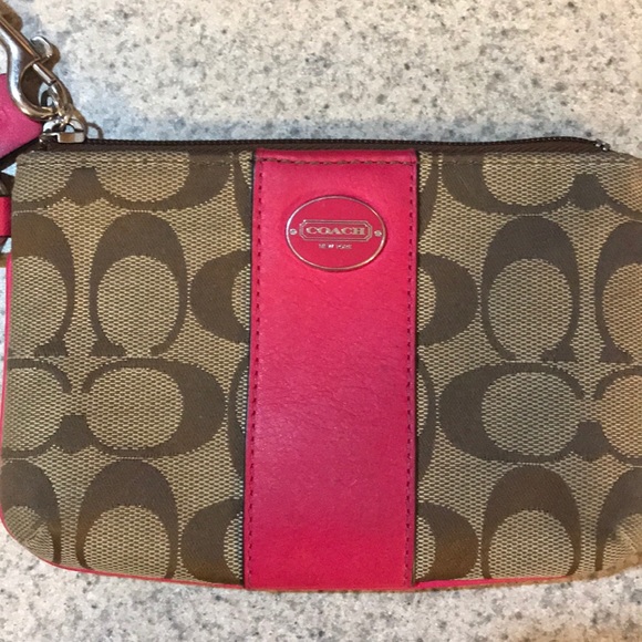 Coach wristlet - Picture 2 of 5
